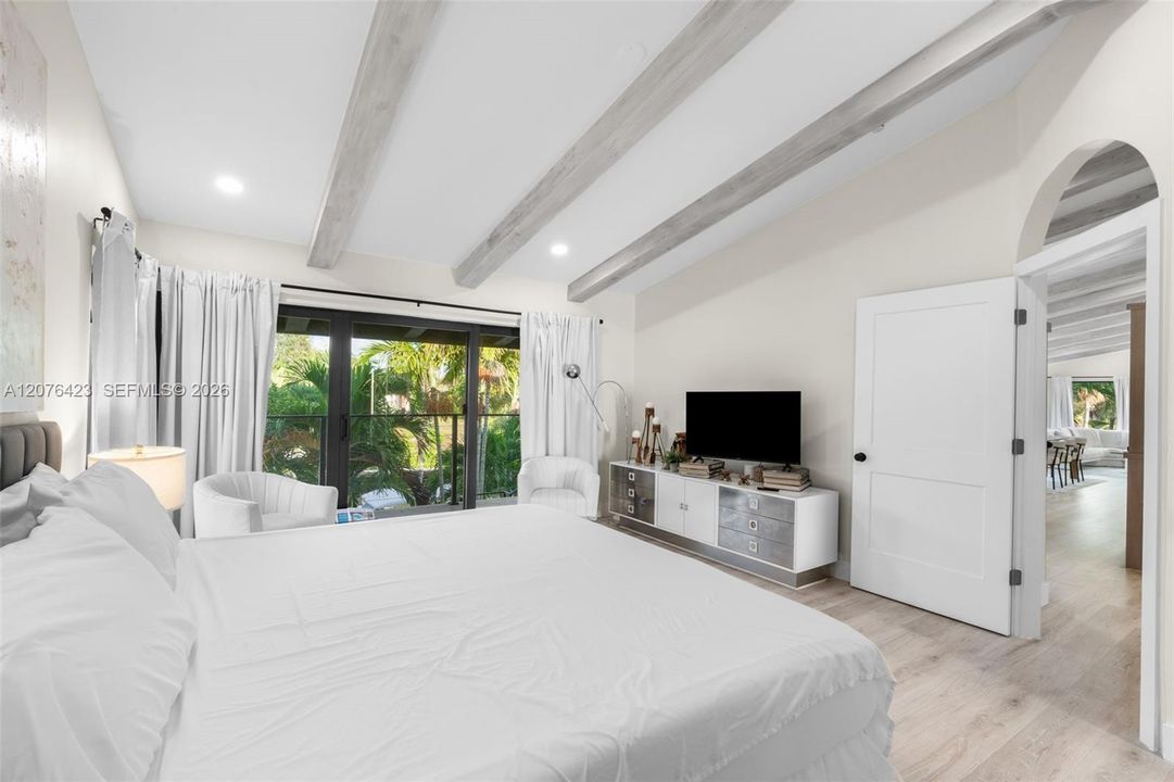 For Sale: $1,850,000 (5 beds, 4 baths, 2836 Square Feet)