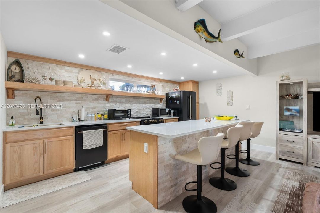 For Sale: $1,850,000 (5 beds, 4 baths, 2836 Square Feet)