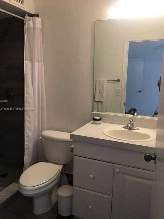For Rent: $2,750 (2 beds, 2 baths, 1131 Square Feet)