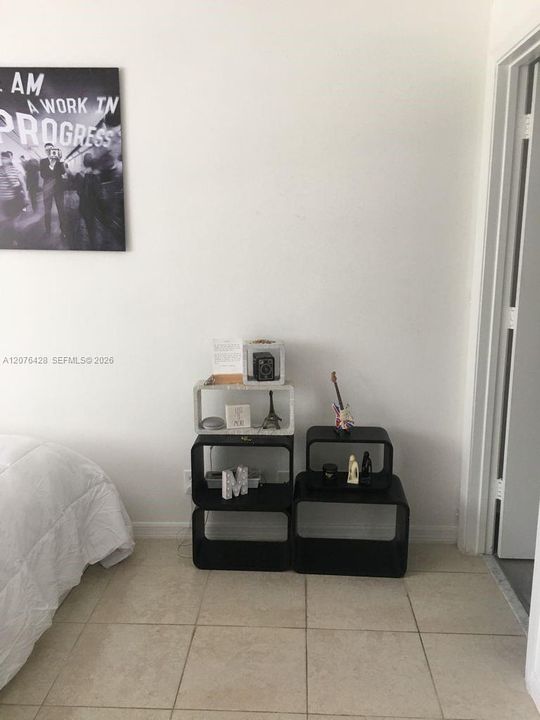 For Rent: $2,750 (2 beds, 2 baths, 1131 Square Feet)