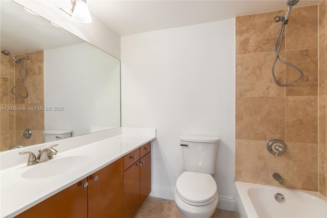 En Venta: $530,000 (2 camas, 2 baños, 880 Pies cuadrados)