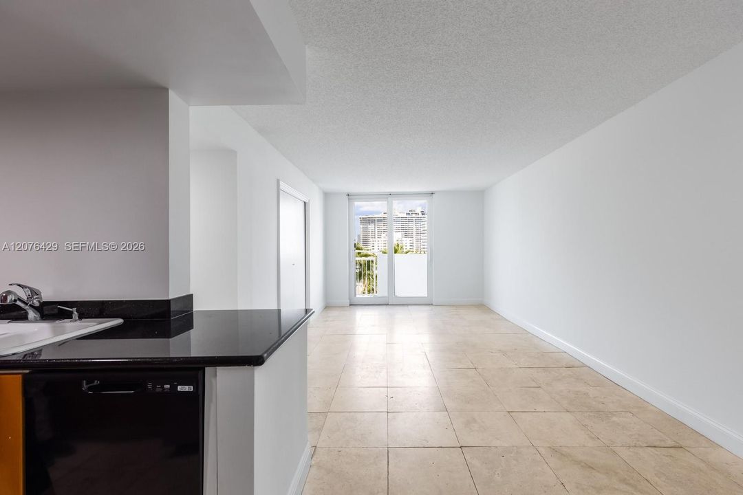 En Venta: $530,000 (2 camas, 2 baños, 880 Pies cuadrados)