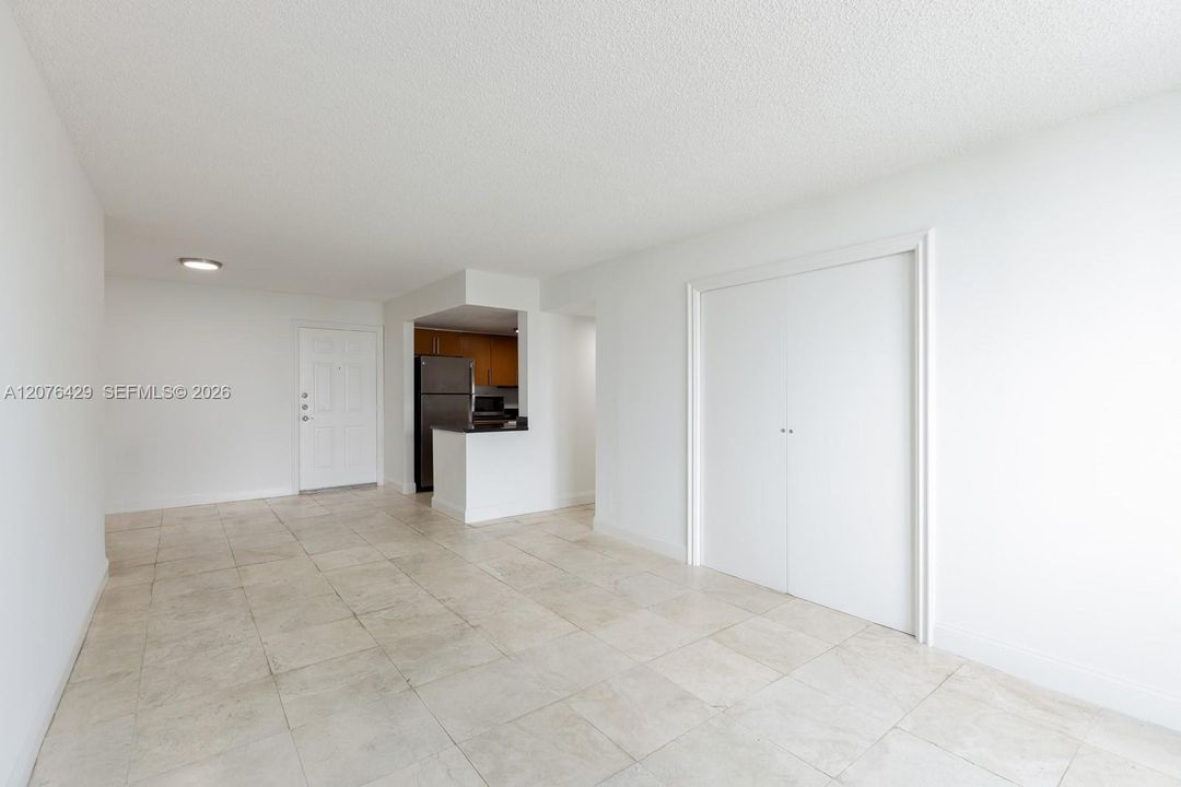 En Venta: $530,000 (2 camas, 2 baños, 880 Pies cuadrados)