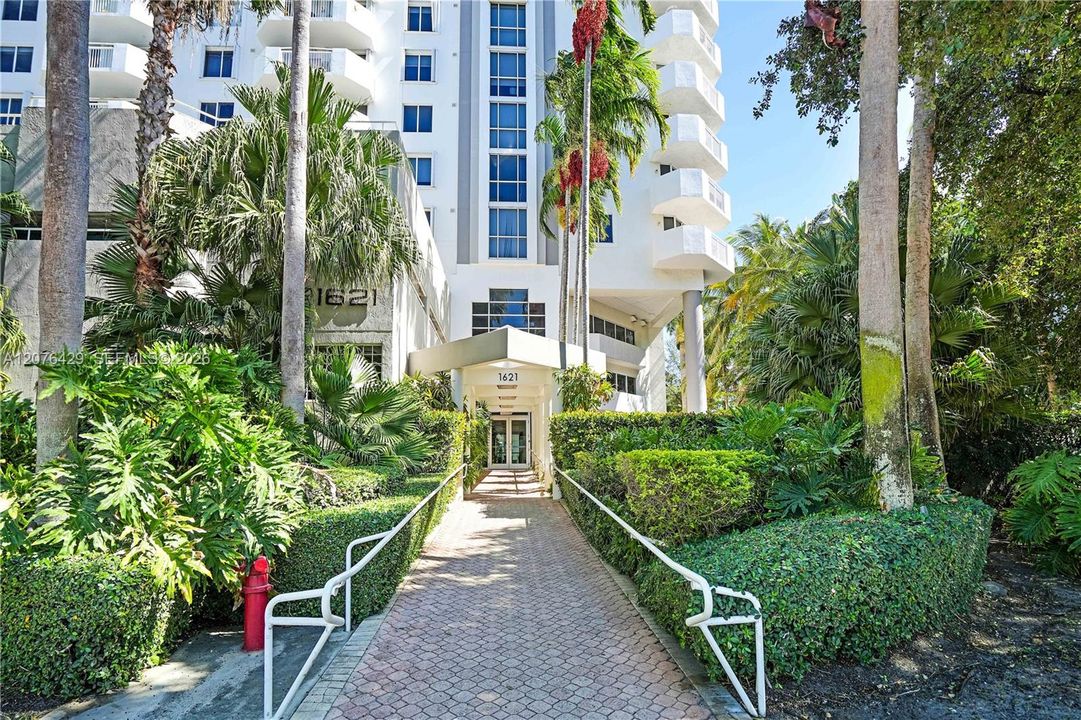 En Venta: $530,000 (2 camas, 2 baños, 880 Pies cuadrados)