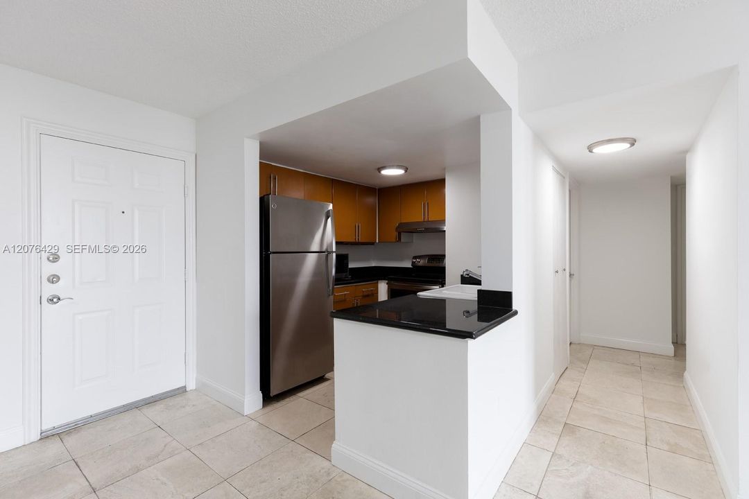 En Venta: $530,000 (2 camas, 2 baños, 880 Pies cuadrados)