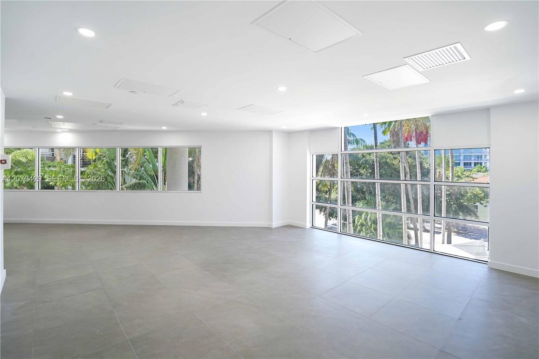 En Venta: $530,000 (2 camas, 2 baños, 880 Pies cuadrados)