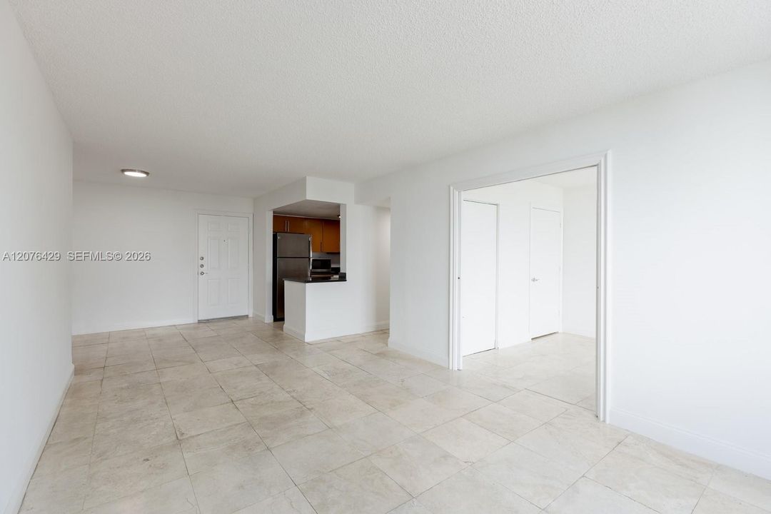 En Venta: $530,000 (2 camas, 2 baños, 880 Pies cuadrados)