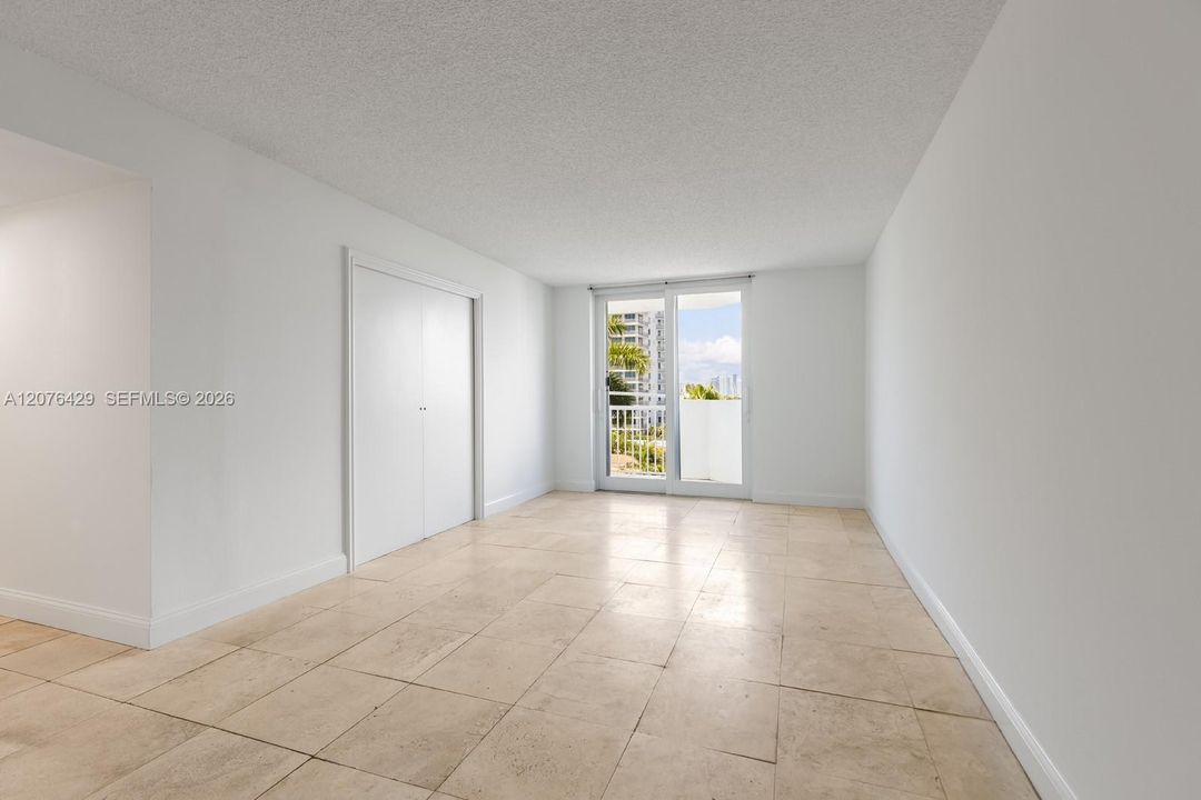 En Venta: $530,000 (2 camas, 2 baños, 880 Pies cuadrados)