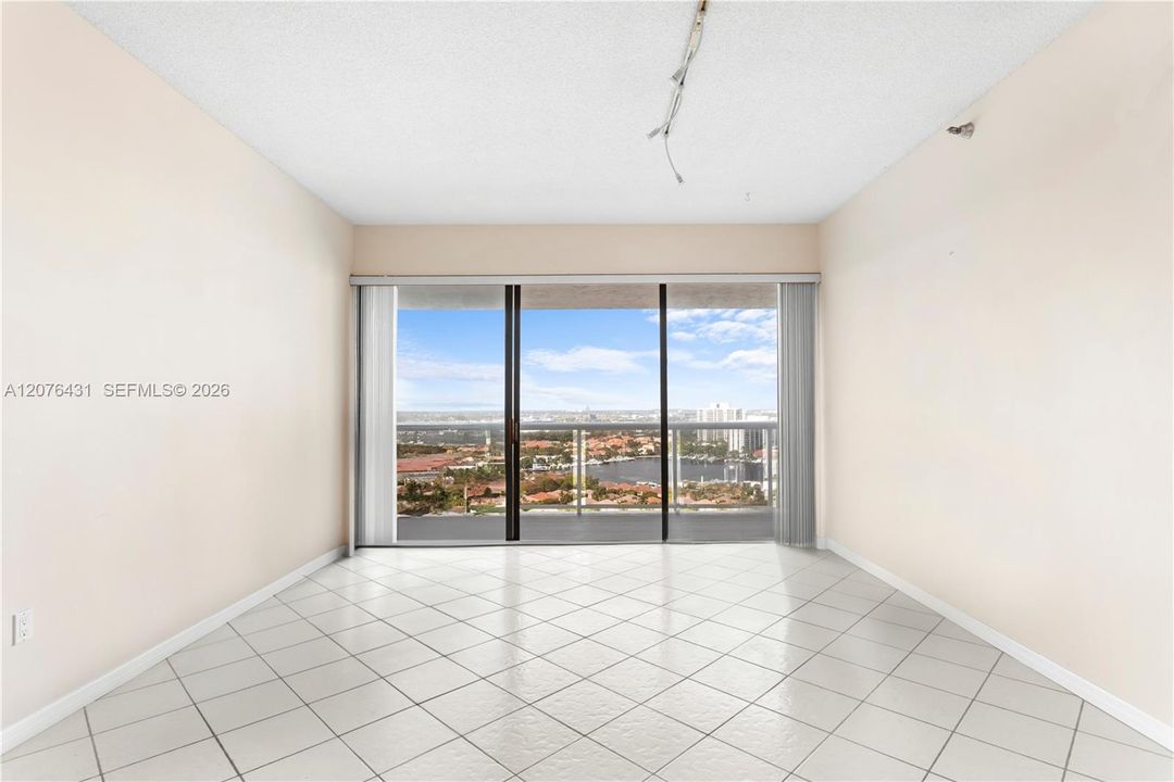 En Venta: $450,000 (2 camas, 2 baños, 1130 Pies cuadrados)