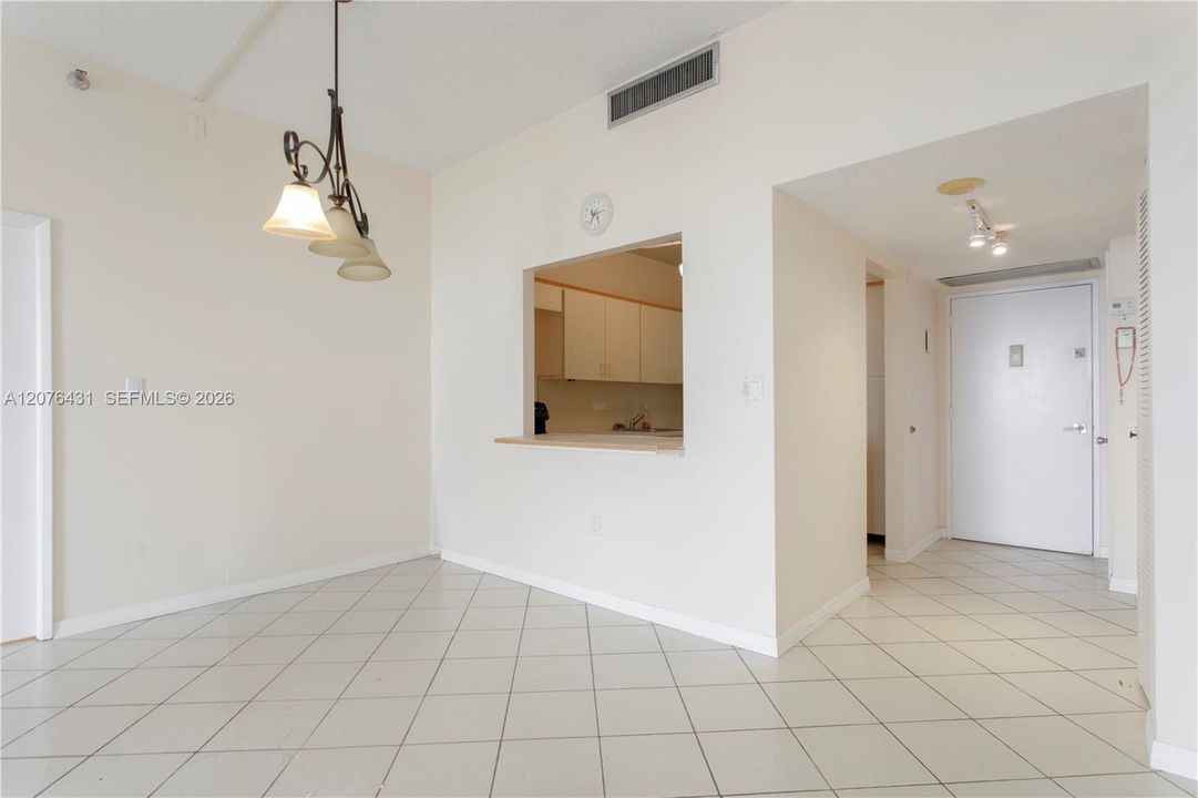 En Venta: $450,000 (2 camas, 2 baños, 1130 Pies cuadrados)