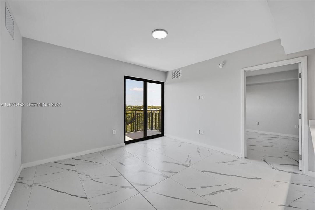 В аренду: $2,800 (2 спален, 2 ванн, 901 Квадратных фут)