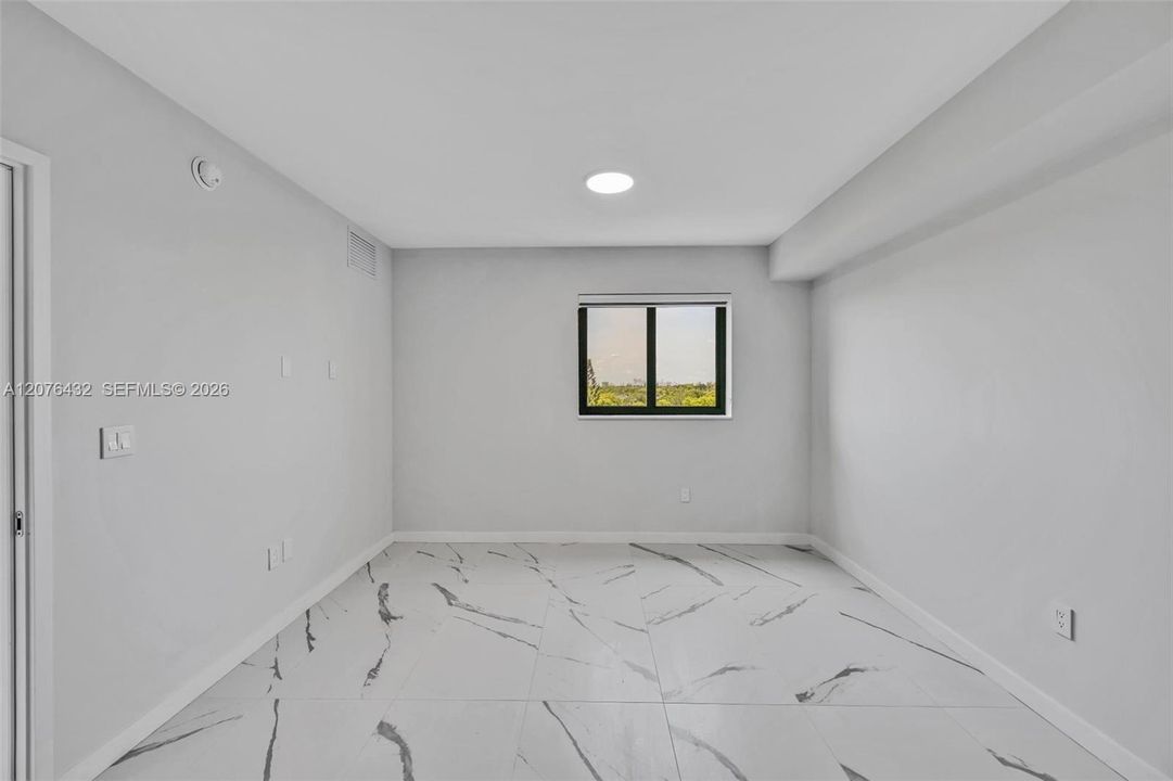 В аренду: $2,800 (2 спален, 2 ванн, 901 Квадратных фут)