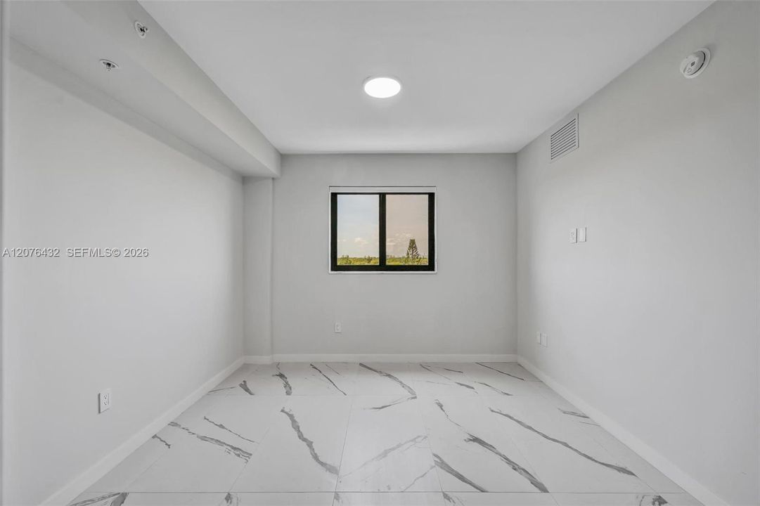 В аренду: $2,800 (2 спален, 2 ванн, 901 Квадратных фут)