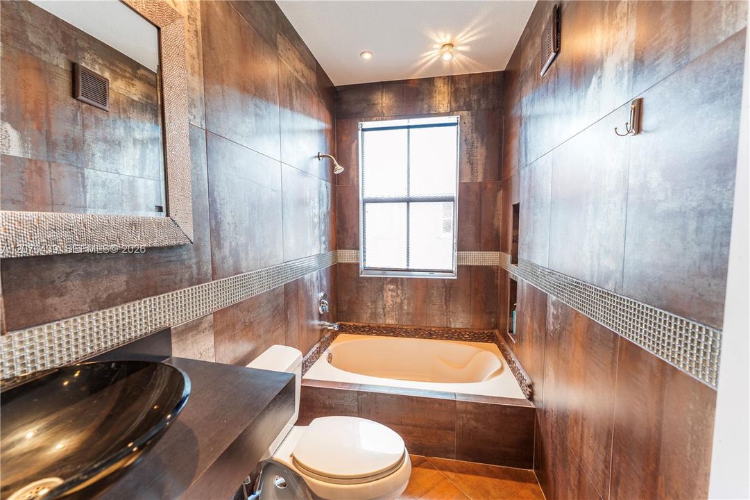 For Sale: $534,000 (3 beds, 3 baths, 1775 Square Feet)