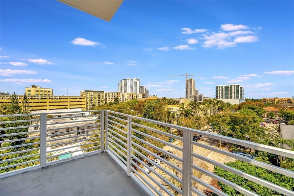 En Venta: $630,000 (2 camas, 2 baños, 1170 Pies cuadrados)