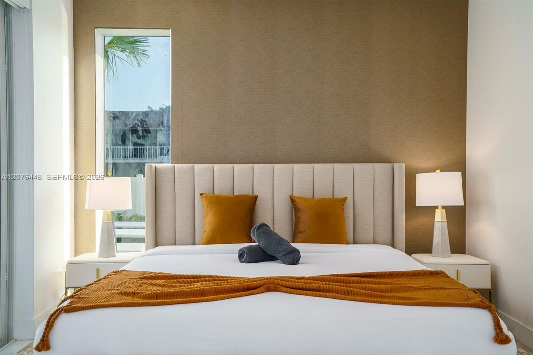 В аренду: $9,995 (5 спален, 4 ванн, 2532 Квадратных фут)