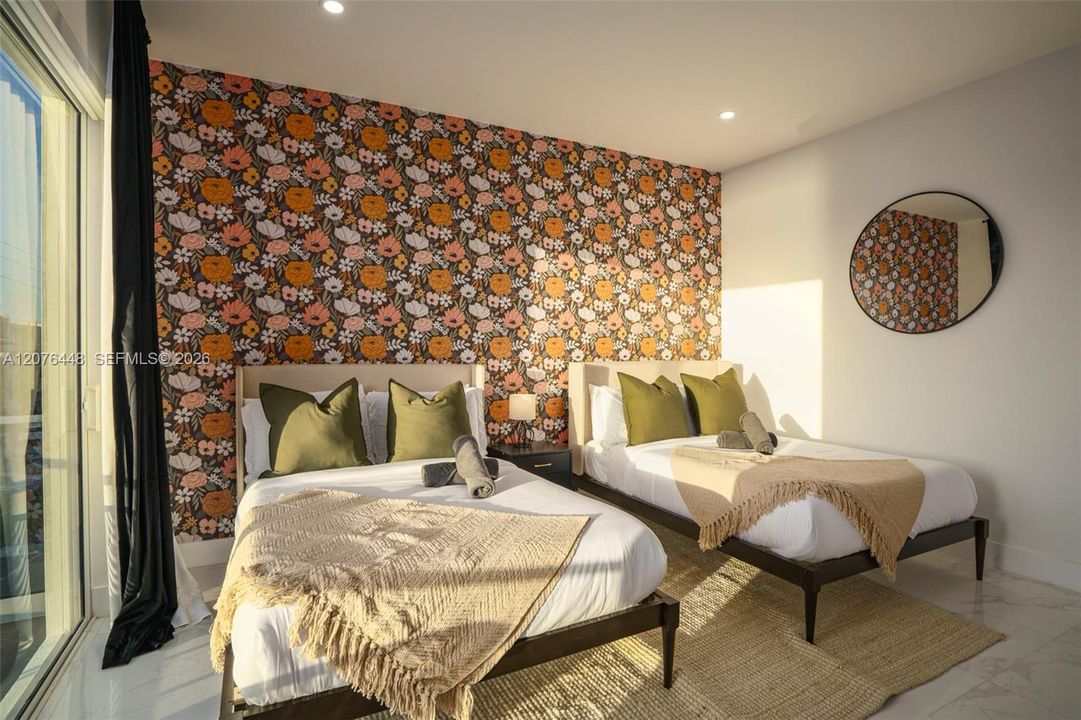 В аренду: $9,995 (5 спален, 4 ванн, 2532 Квадратных фут)