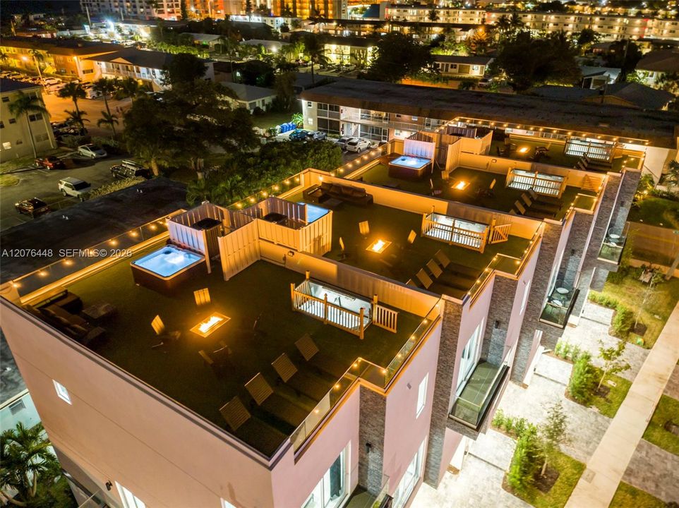 В аренду: $9,995 (5 спален, 4 ванн, 2532 Квадратных фут)