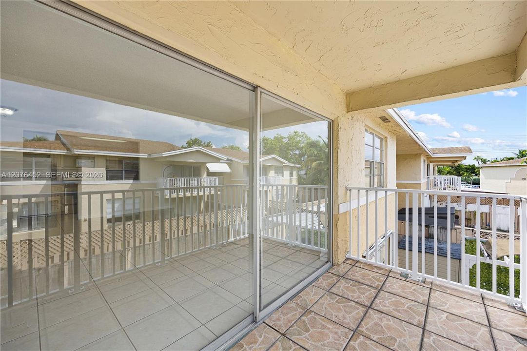 En Venta: $310,000 (2 camas, 2 baños, 1060 Pies cuadrados)
