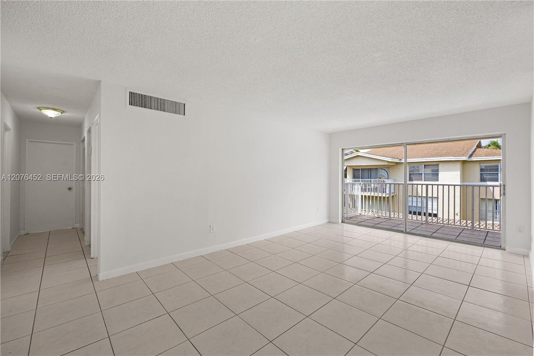 En Venta: $310,000 (2 camas, 2 baños, 1060 Pies cuadrados)