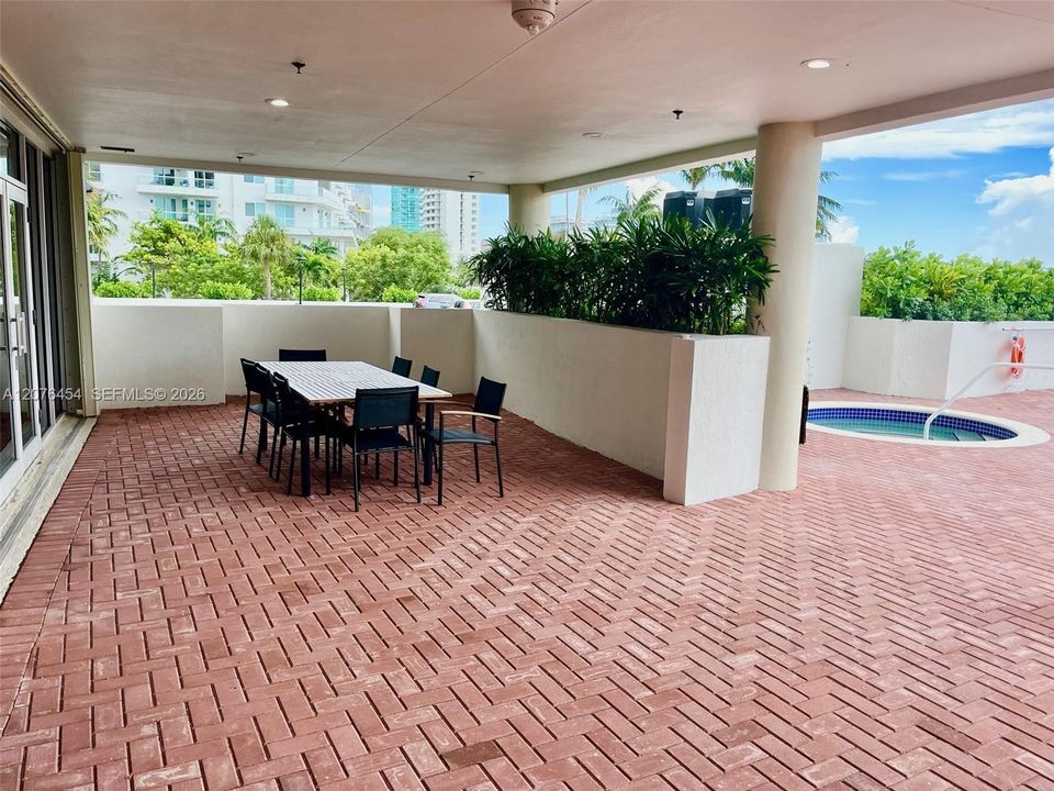 В аренду: $4,300 (2 спален, 2 ванн, 1330 Квадратных фут)