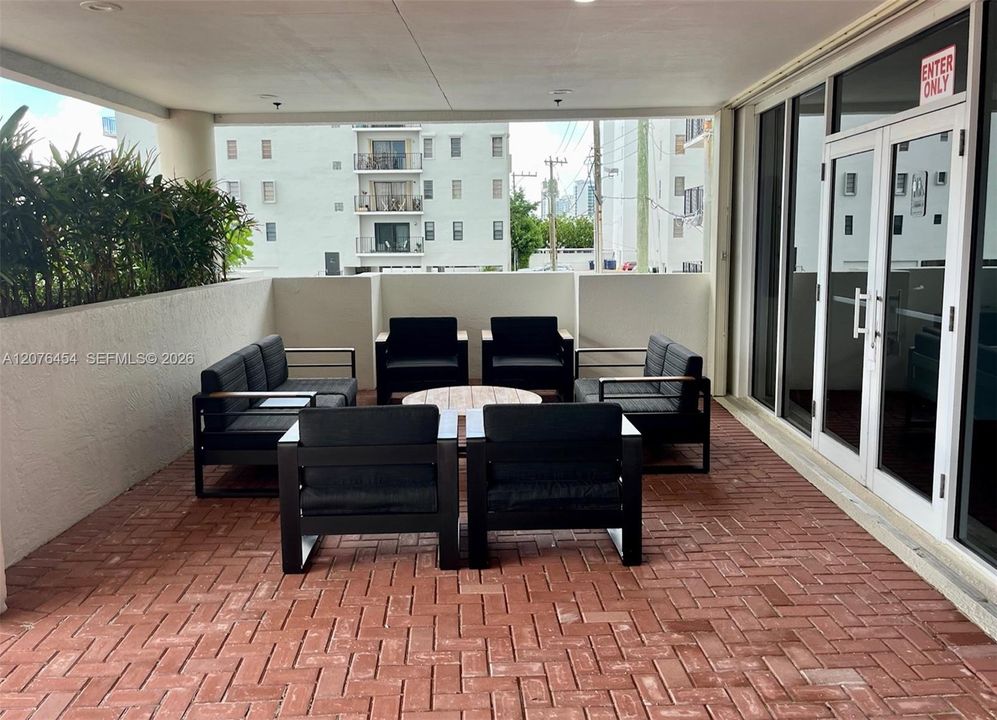 В аренду: $4,300 (2 спален, 2 ванн, 1330 Квадратных фут)