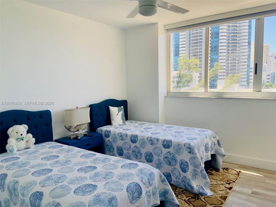 В аренду: $4,300 (2 спален, 2 ванн, 1330 Квадратных фут)
