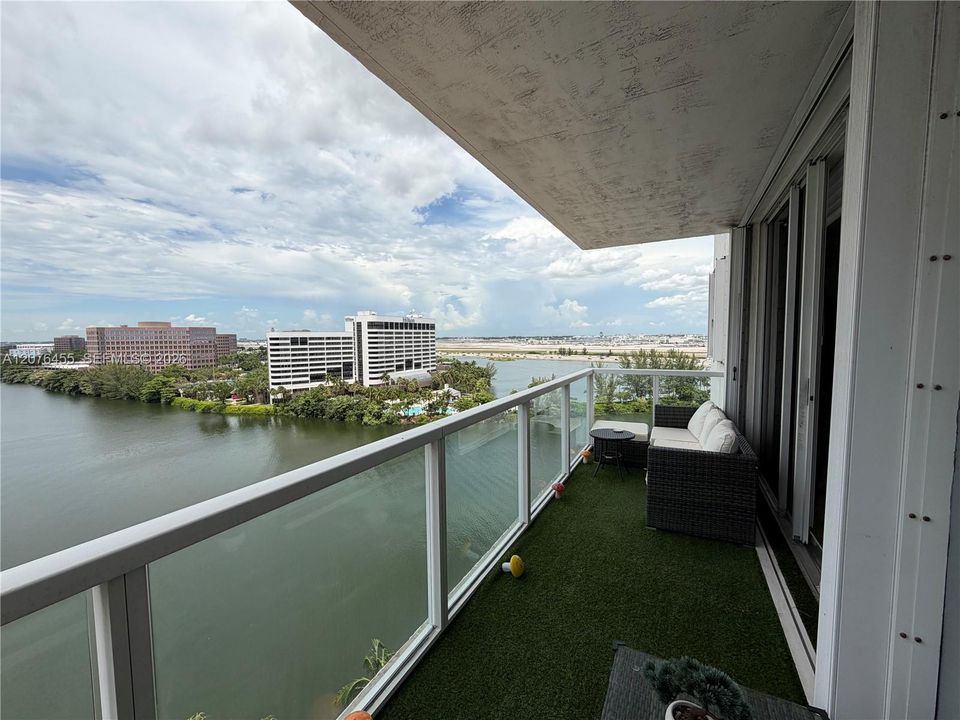 For Sale: $510,000 (3 beds, 2 baths, 1308 Square Feet)