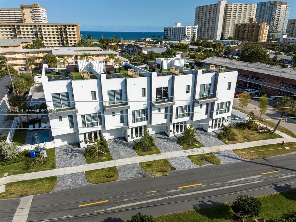 В аренду: $8,995 (5 спален, 4 ванн, 3050 Квадратных фут)