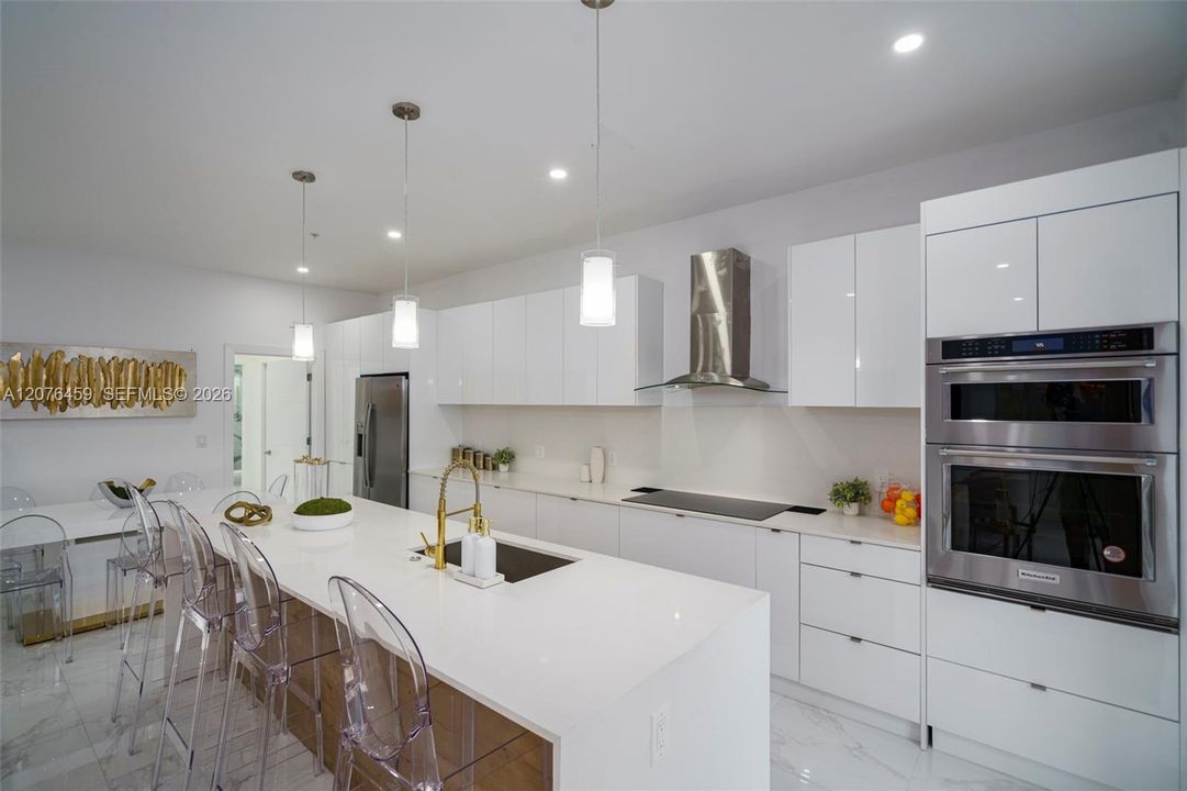 В аренду: $8,995 (5 спален, 4 ванн, 3050 Квадратных фут)