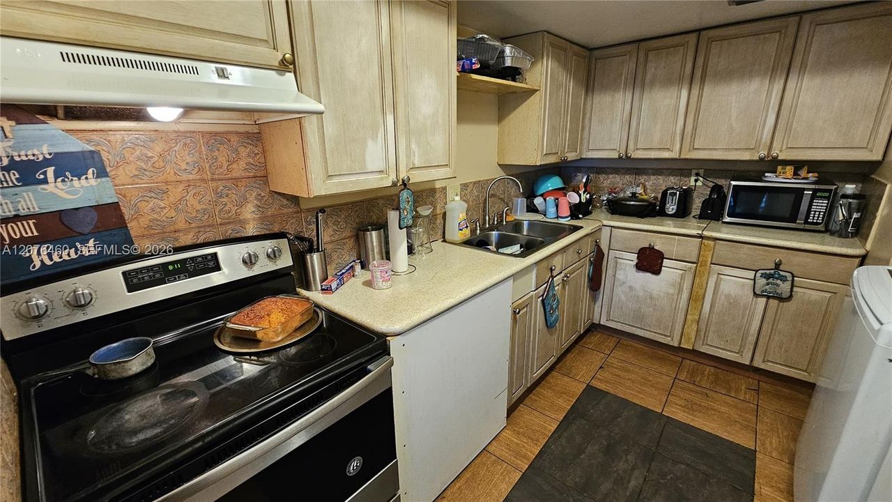 En Venta: $200,000 (3 camas, 2 baños, 1080 Pies cuadrados)