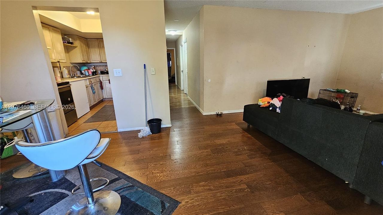 En Venta: $200,000 (3 camas, 2 baños, 1080 Pies cuadrados)