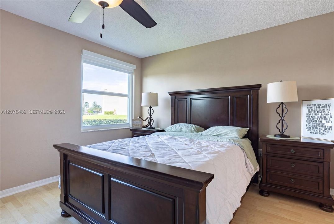 En Venta: $165,000 (2 camas, 2 baños, 1050 Pies cuadrados)