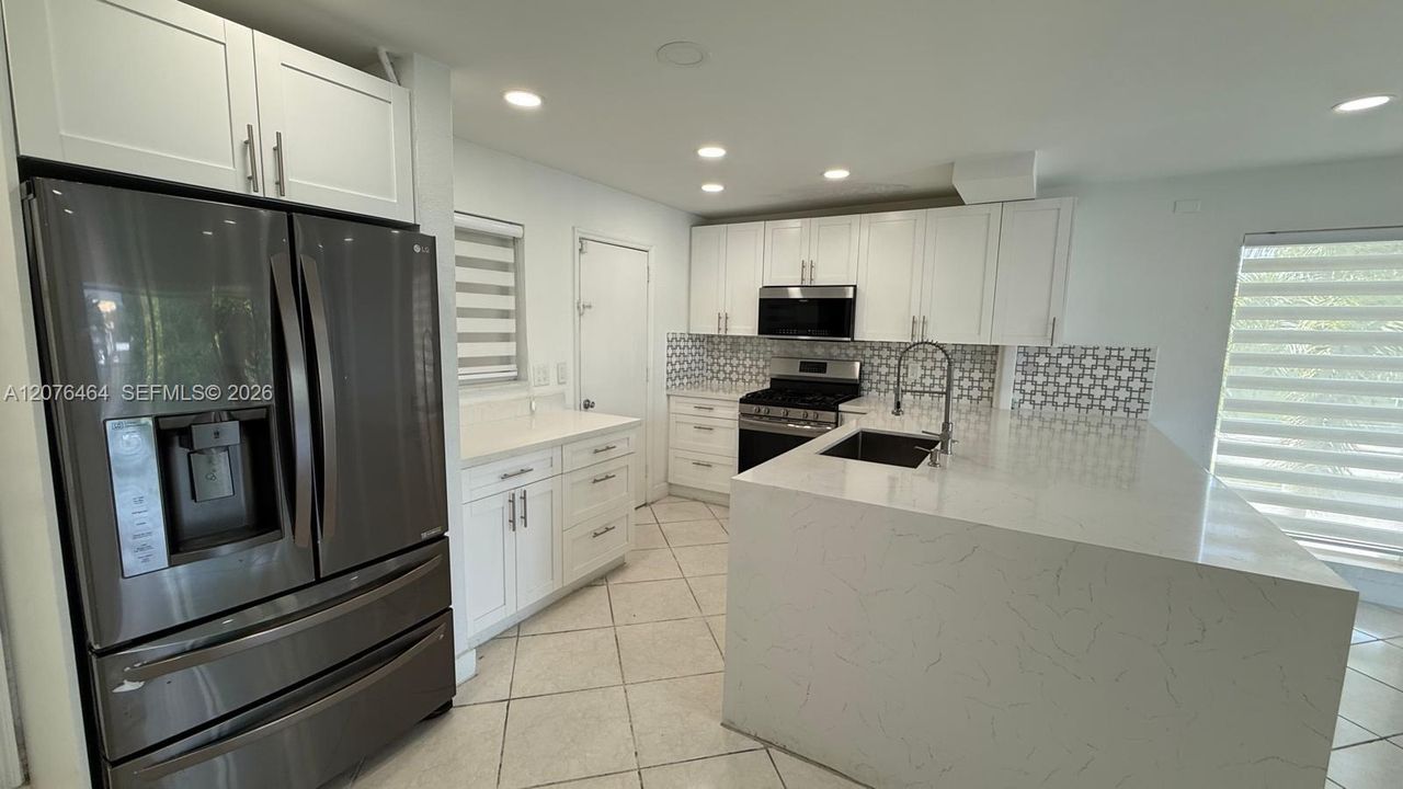 En Venta: $269,000 (2 camas, 1 baños, 861 Pies cuadrados)