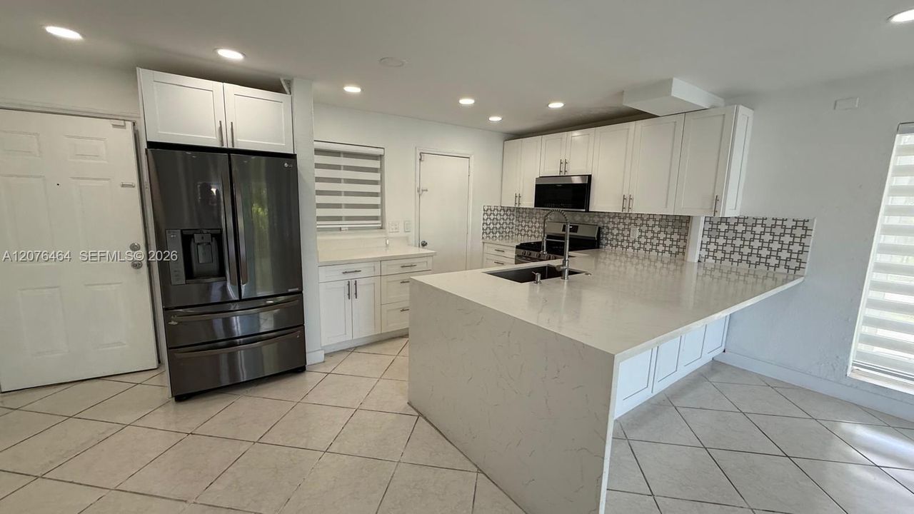 En Venta: $269,000 (2 camas, 1 baños, 861 Pies cuadrados)