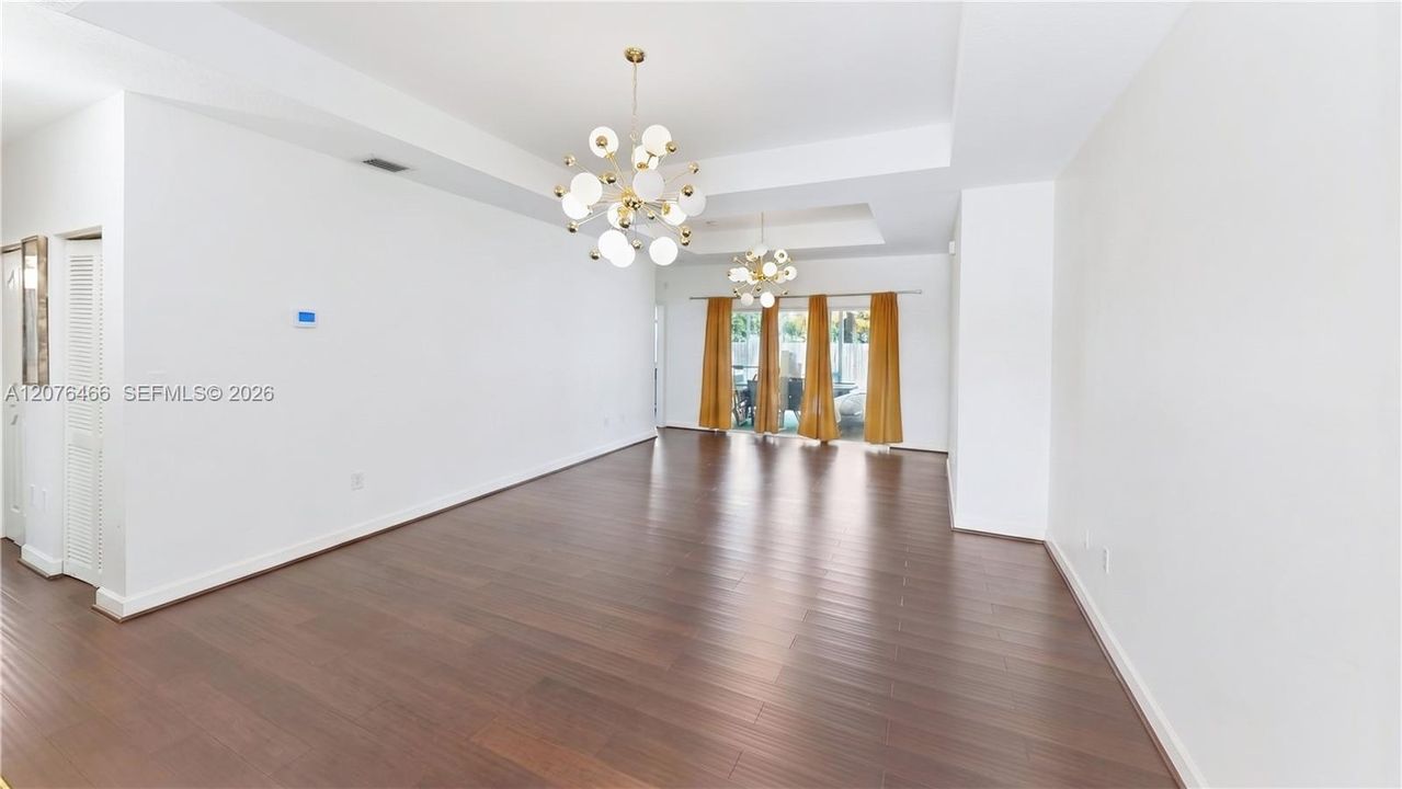 En Venta: $475,000 (3 camas, 2 baños, 1443 Pies cuadrados)