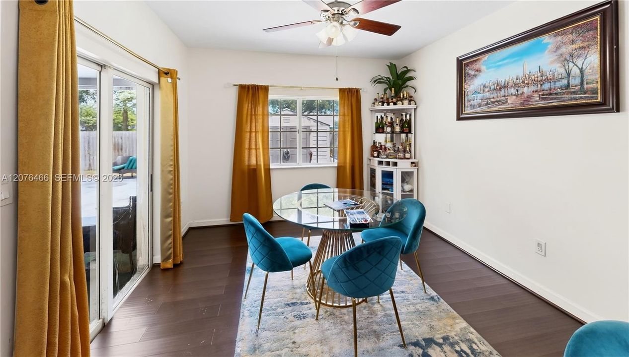 En Venta: $475,000 (3 camas, 2 baños, 1443 Pies cuadrados)