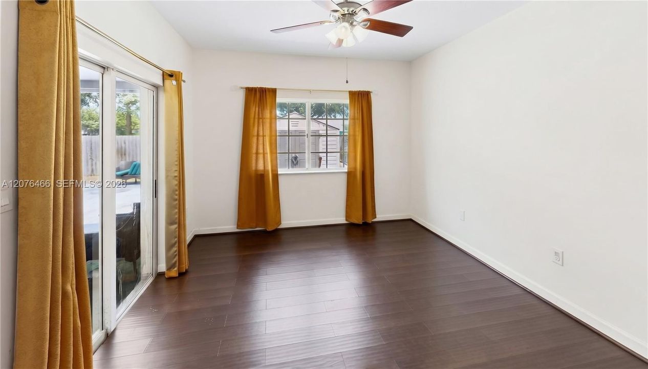 En Venta: $475,000 (3 camas, 2 baños, 1443 Pies cuadrados)