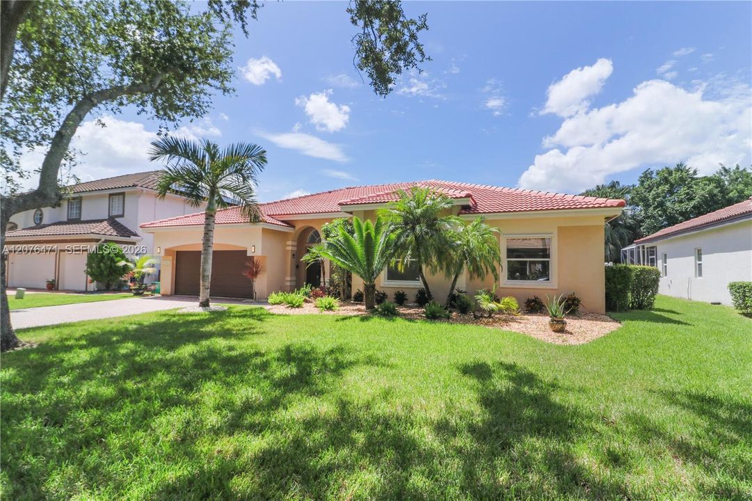 For Sale: $735,000 (4 beds, 2 baths, 2216 Square Feet)