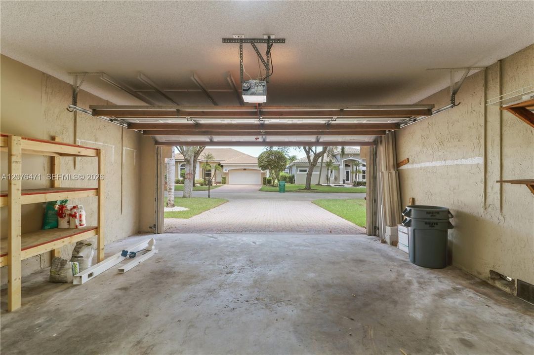 For Sale: $735,000 (4 beds, 2 baths, 2216 Square Feet)