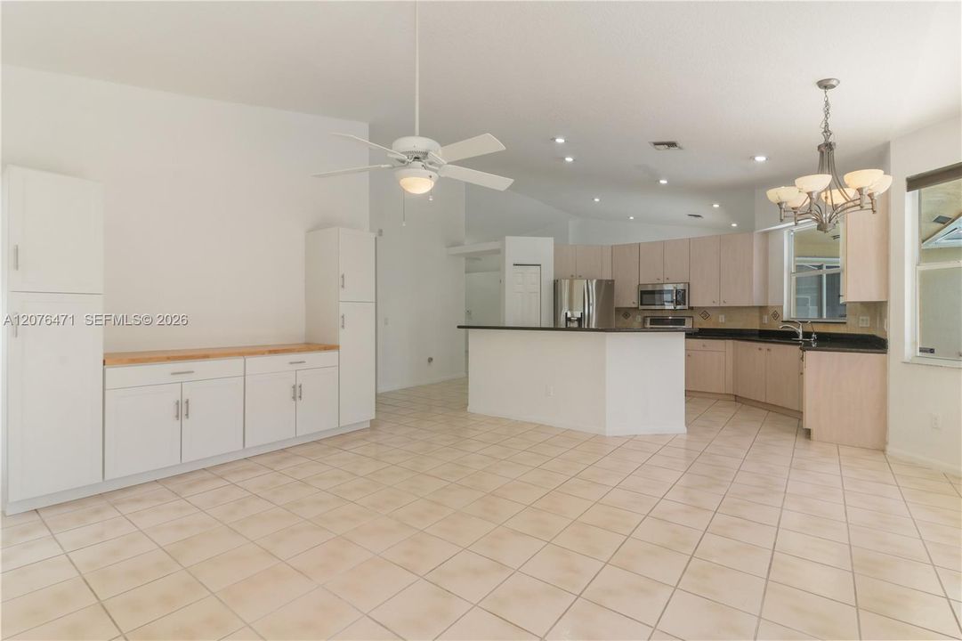 For Sale: $735,000 (4 beds, 2 baths, 2216 Square Feet)