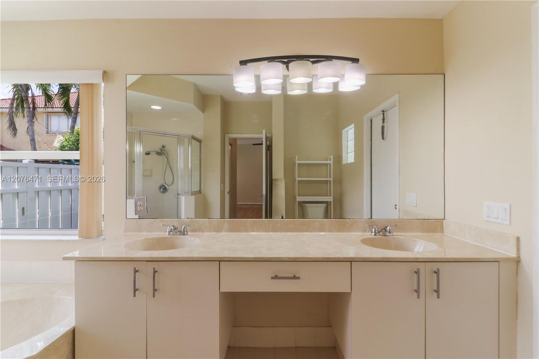 For Sale: $735,000 (4 beds, 2 baths, 2216 Square Feet)