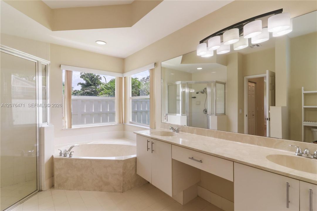 For Sale: $735,000 (4 beds, 2 baths, 2216 Square Feet)