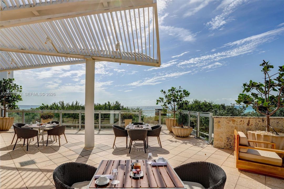 Beachfront Dining