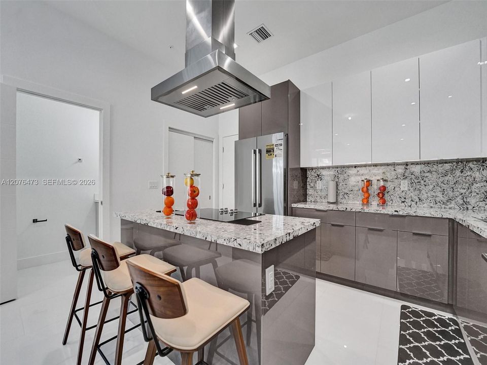 В аренду: $7,150 (4 спален, 4 ванн, 2405 Квадратных фут)