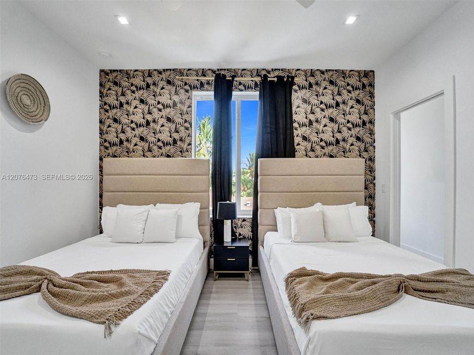 В аренду: $7,150 (4 спален, 4 ванн, 2405 Квадратных фут)