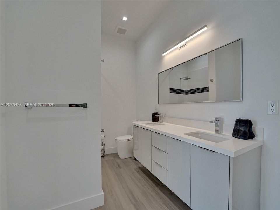 В аренду: $7,150 (4 спален, 4 ванн, 2405 Квадратных фут)