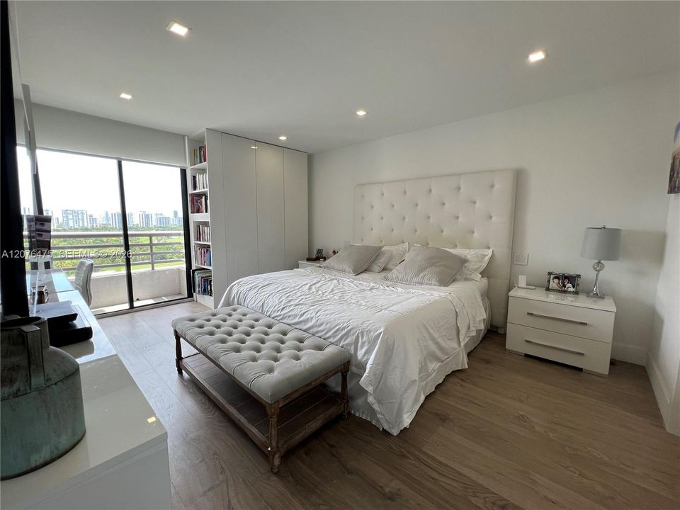 For Rent: $3,000 (2 beds, 2 baths, 1065 Square Feet)