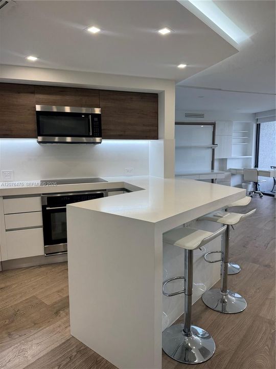 For Rent: $3,000 (2 beds, 2 baths, 1065 Square Feet)