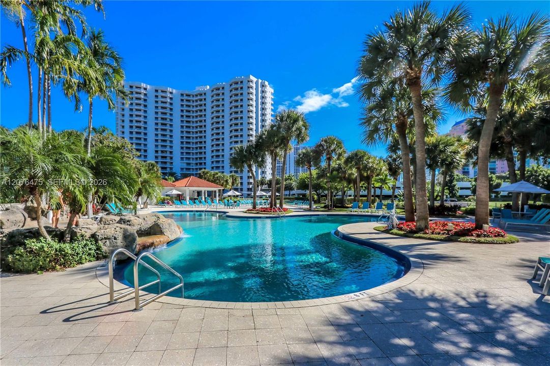 For Rent: $3,000 (2 beds, 2 baths, 1065 Square Feet)